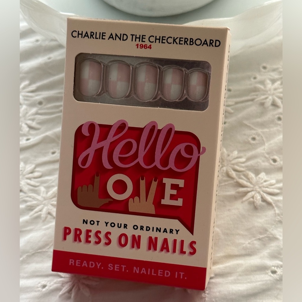 Hello Love Nails